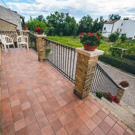 Borgo Agrituristico Il Pino - Maiella House Semesterbostad *