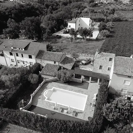 Semesterbostad Borgo Agrituristico Il Pino - Maiella House